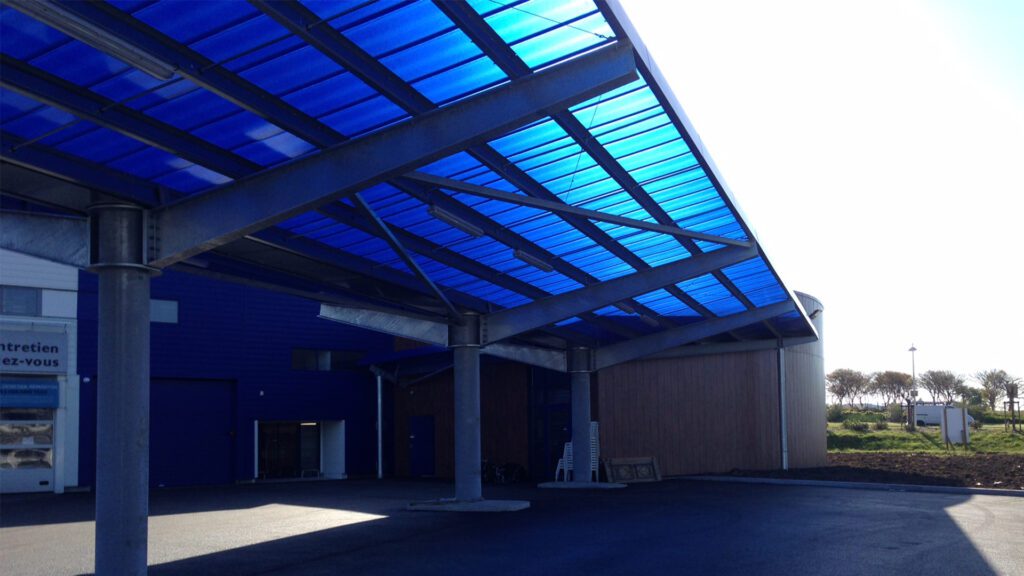 Carrefour Drive - Biarritz (64) FR | AkyVer® Connect 16 Multiwall Polycarbonate Roofing - Connectable System